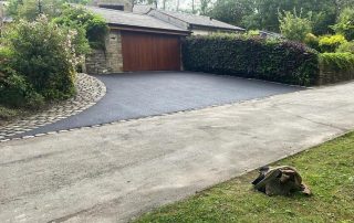 hasslington tarmac with cobble blocks driveway 19